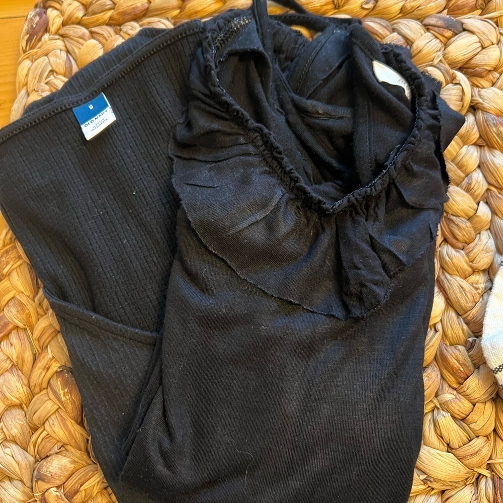 Old Navy bundle women’s 2 black tops small